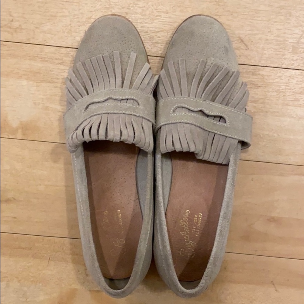 Seychelles flats. Suede. Fringe.